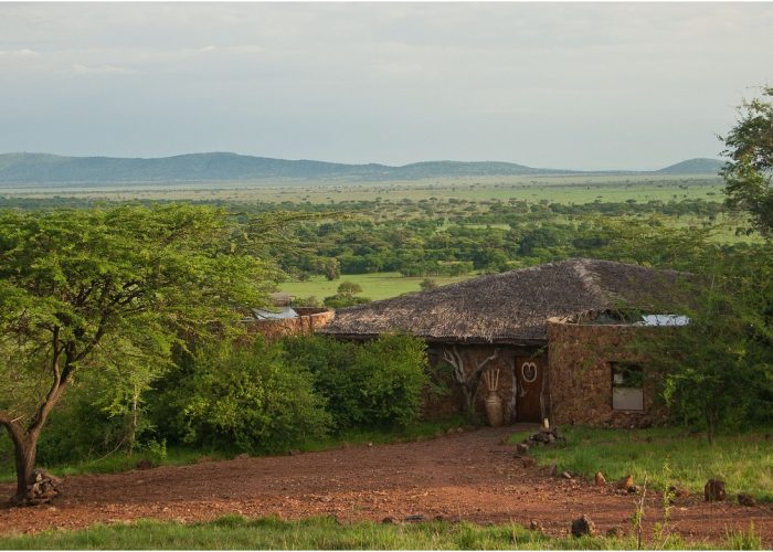 Serengeti and Ngorongoro Luxury Tour